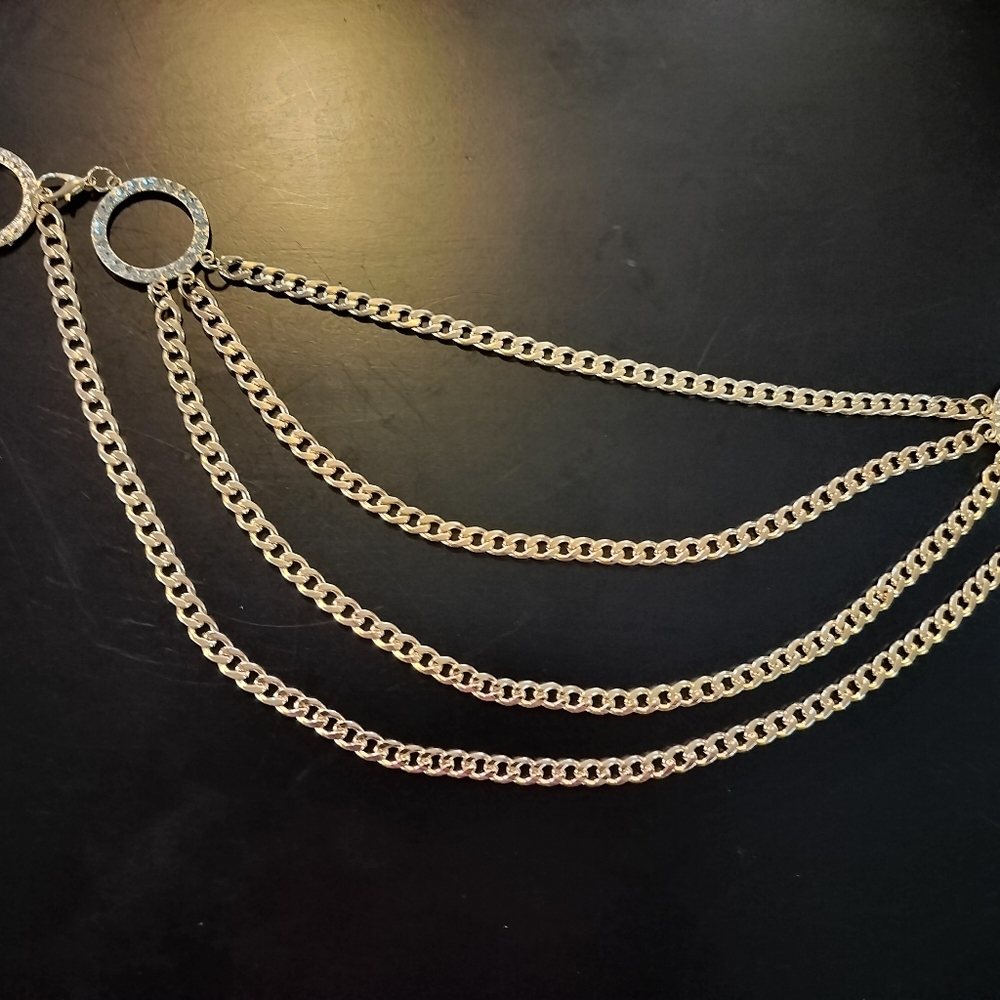 Gold chain and crystal belt - Picture 4 of 4